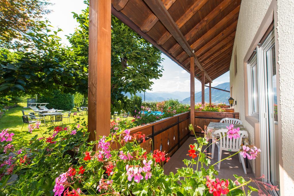 Pension Etschblick B&B Frangarto Bagian luar foto