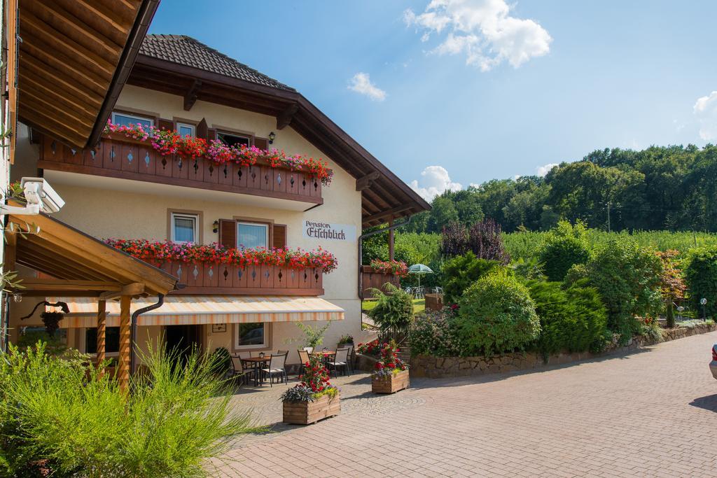 Pension Etschblick B&B Frangarto Bagian luar foto