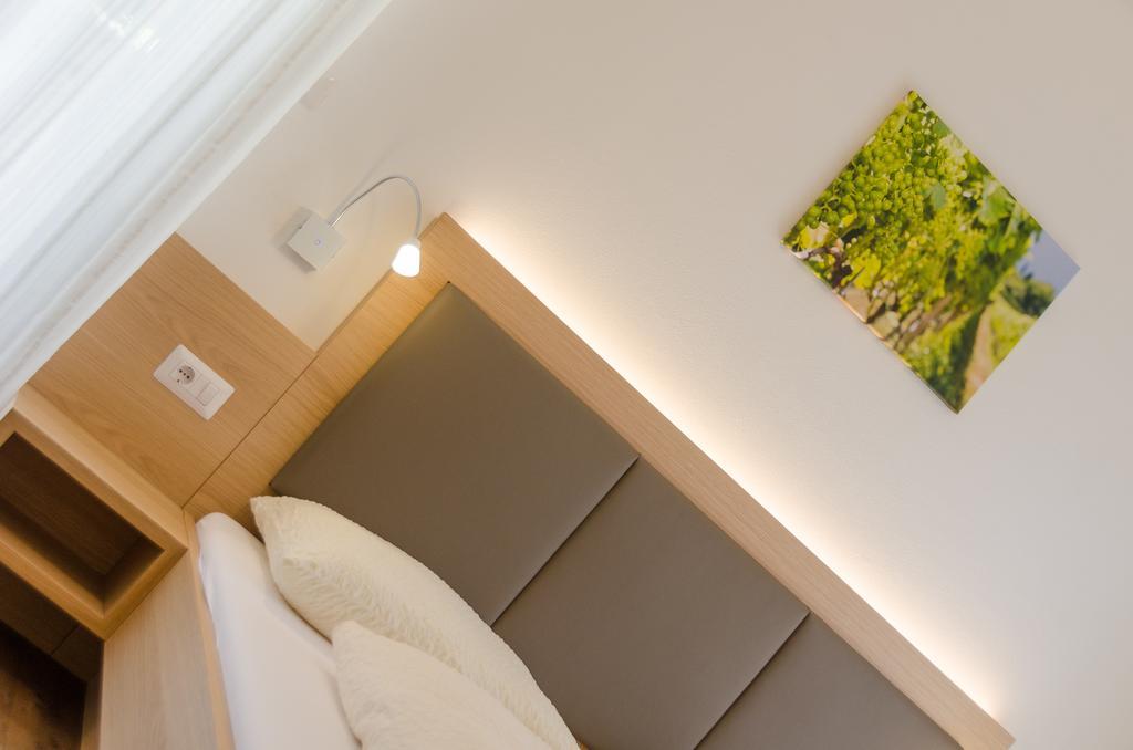 Pension Etschblick B&B Frangarto Bagian luar foto