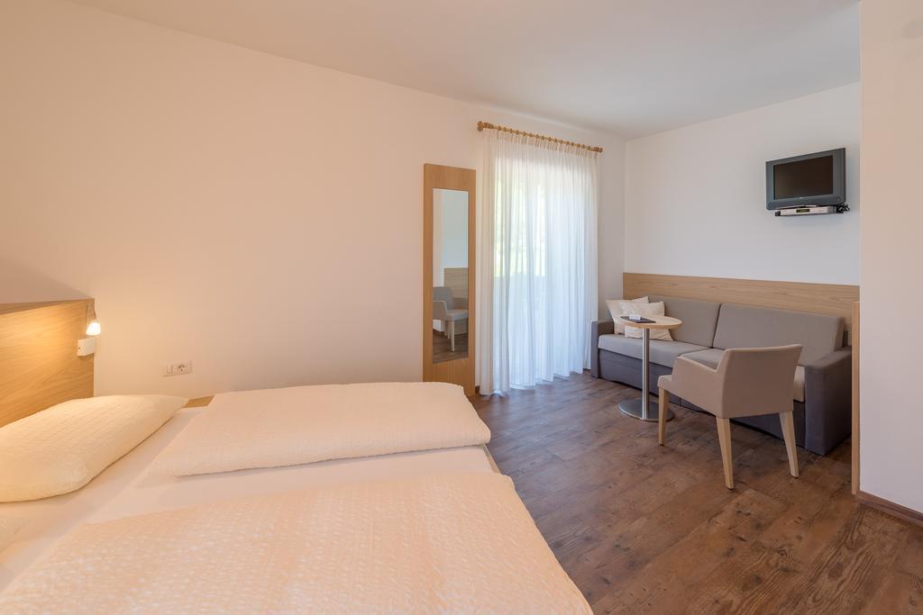 Pension Etschblick B&B Frangarto Bagian luar foto
