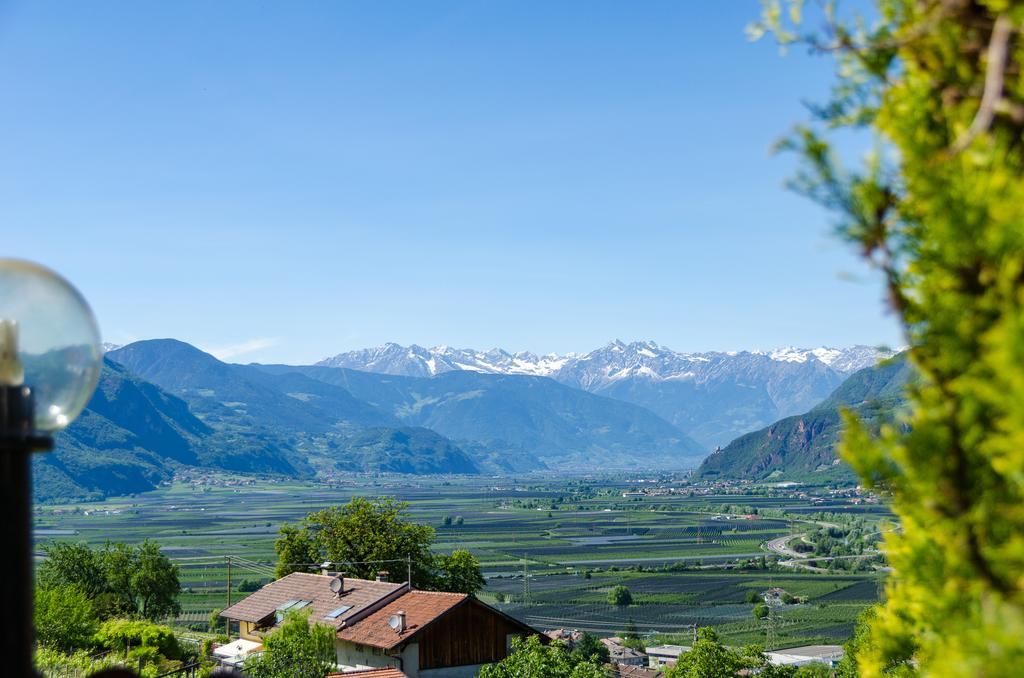 Pension Etschblick B&B Frangarto Bagian luar foto